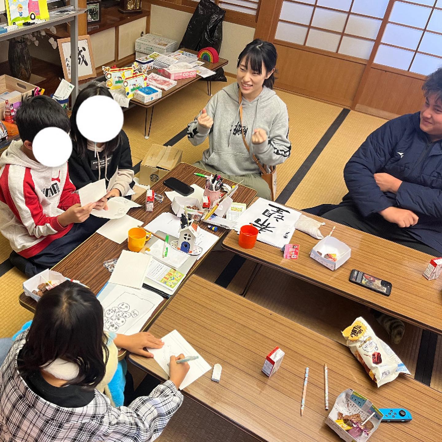 🧸  こんにちは☀️  11月18日(土)、19日(日)は、秋のお泊まり会でした🍂  みんな楽しかったかな？😉  お昼のカレーの様子の投稿に引き続き、お泊まり会の様子をお届けします♪  みんなでお昼ご飯を食べたあとは、外でドッジボール...