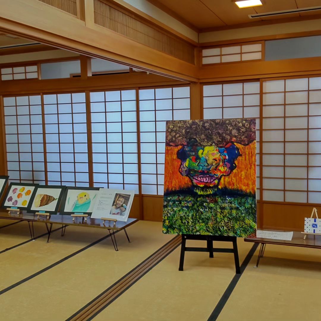10月22日（日）より、ベップ・アート・マンスのプログラム企画「みんなの子ども展覧会」が始まりました‼️  高校生アーティストKaimon Teiと、小学生ぴおりちゃんのアートを展示されました。 とても素敵な作品なので、ぜひ実物を見て...