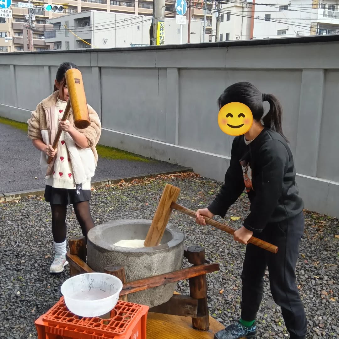 今日はみんなの教室で餅つきをしました。